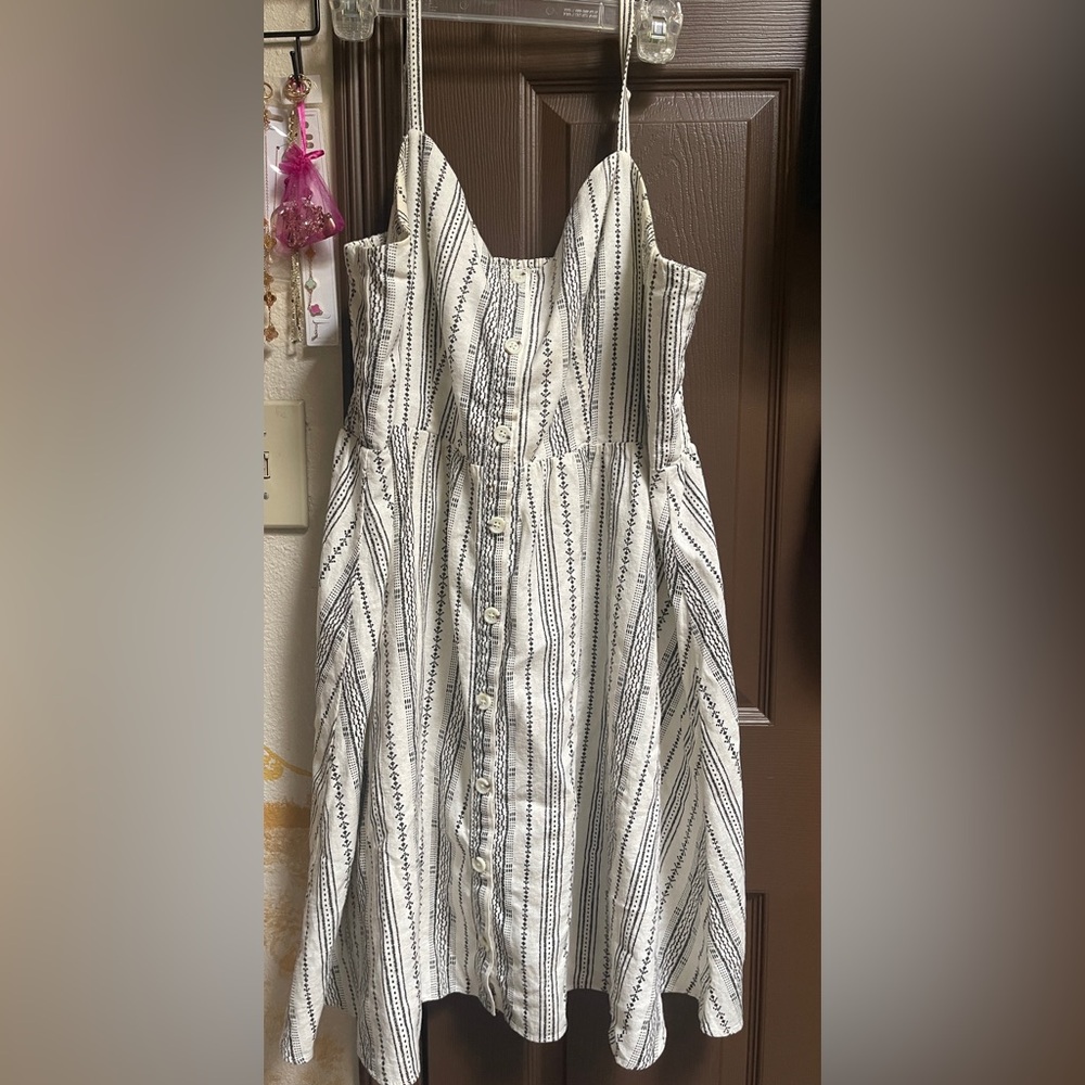 Old Navy Strapless Black and White Dress XL